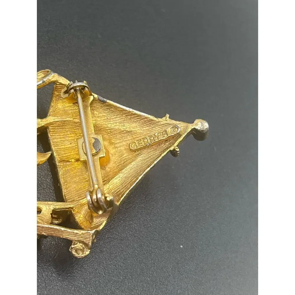 Gerry's Vintage Holiday Christmas Lantern‎ Gold Tone Lit Candle Bow Brooch